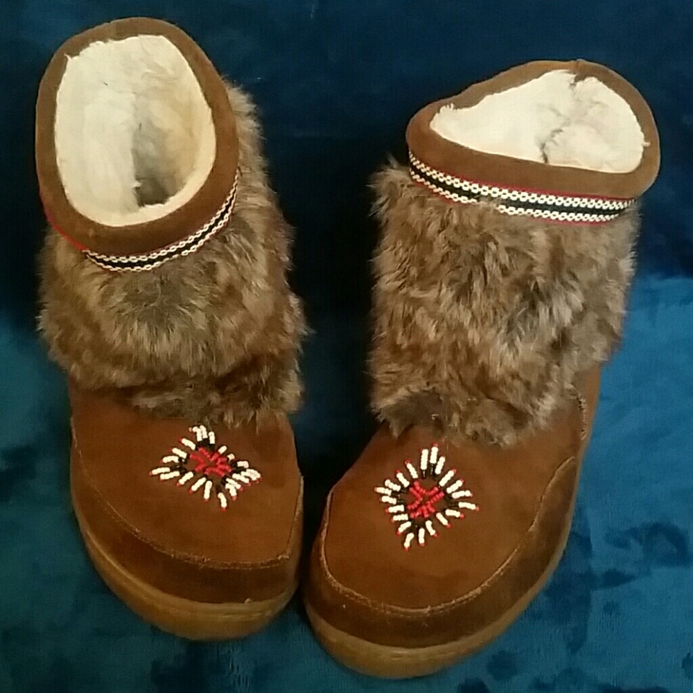 Minnetonka booties w/ fur